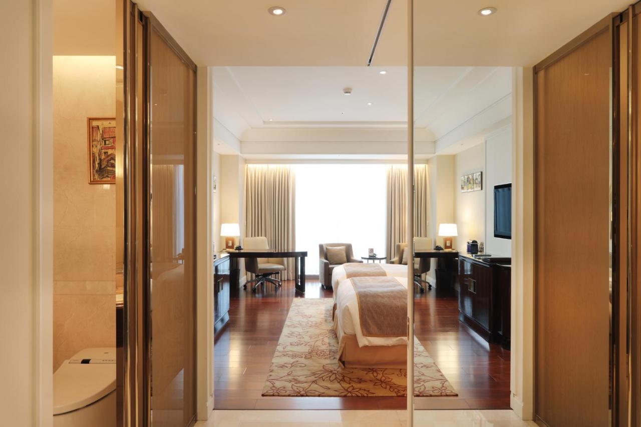 The Okura Prestige Taipei Hotel Eksteriør billede A suite at the Mandarin Oriental, Munich