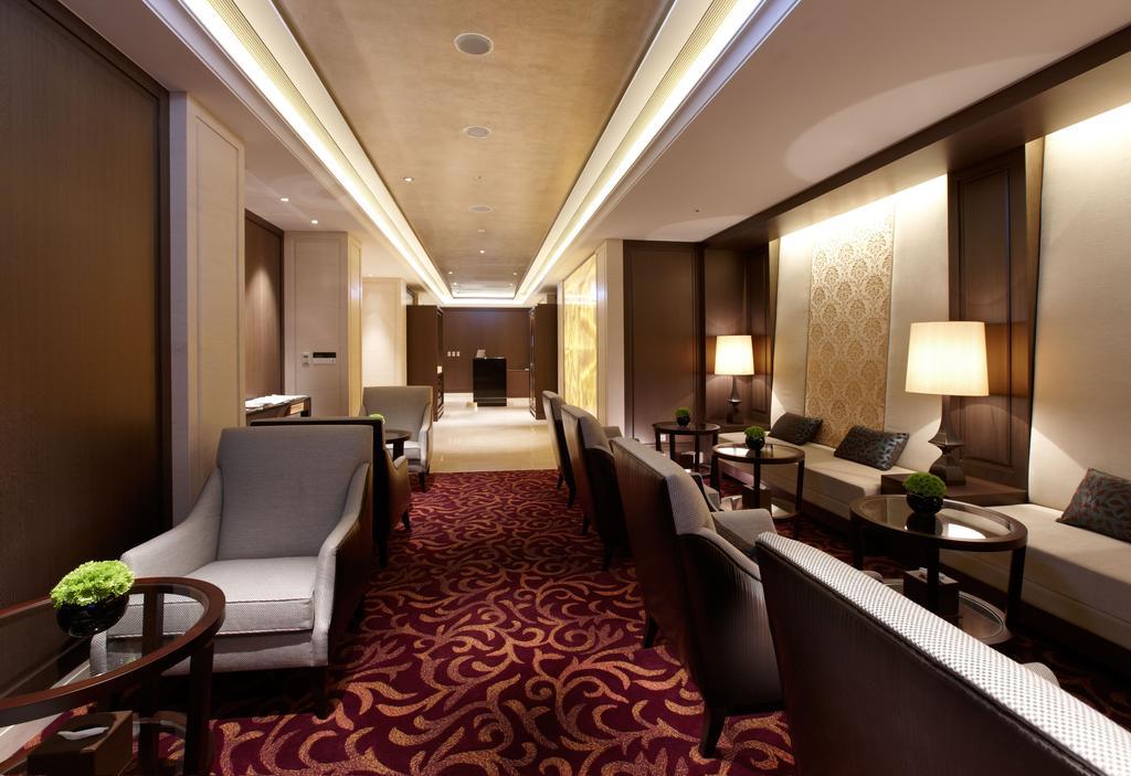 The Okura Prestige Taipei Hotel Eksteriør billede The lounge at the airport