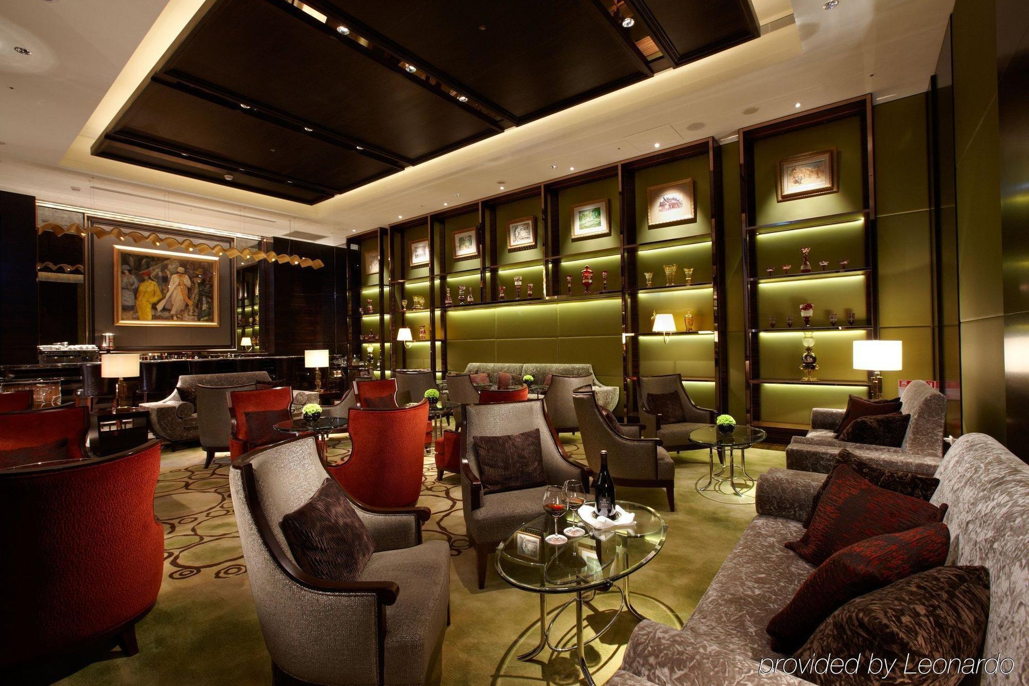 The Okura Prestige Taipei Hotel Eksteriør billede The Lounge at the airport