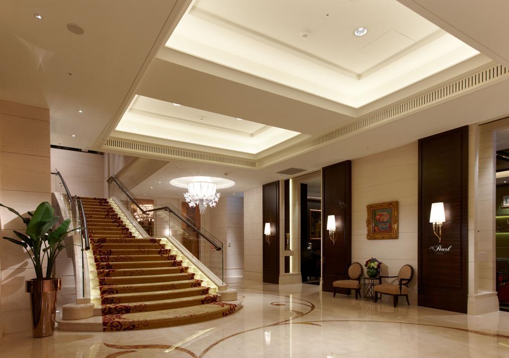 The Okura Prestige Taipei Hotel Eksteriør billede The lobby of the hotel