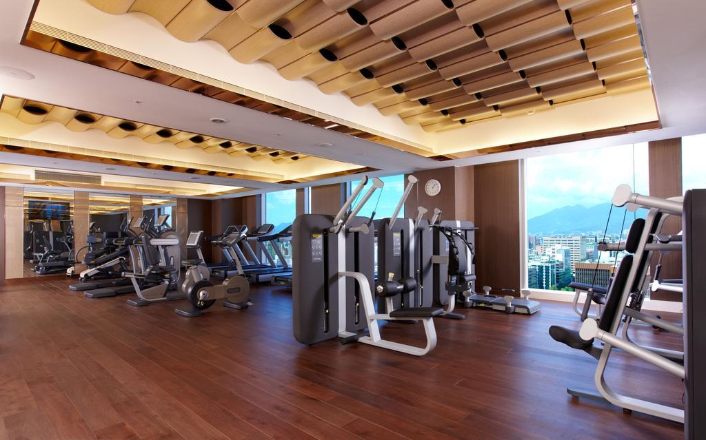 The Okura Prestige Taipei Hotel Eksteriør billede The gym at The Landmark